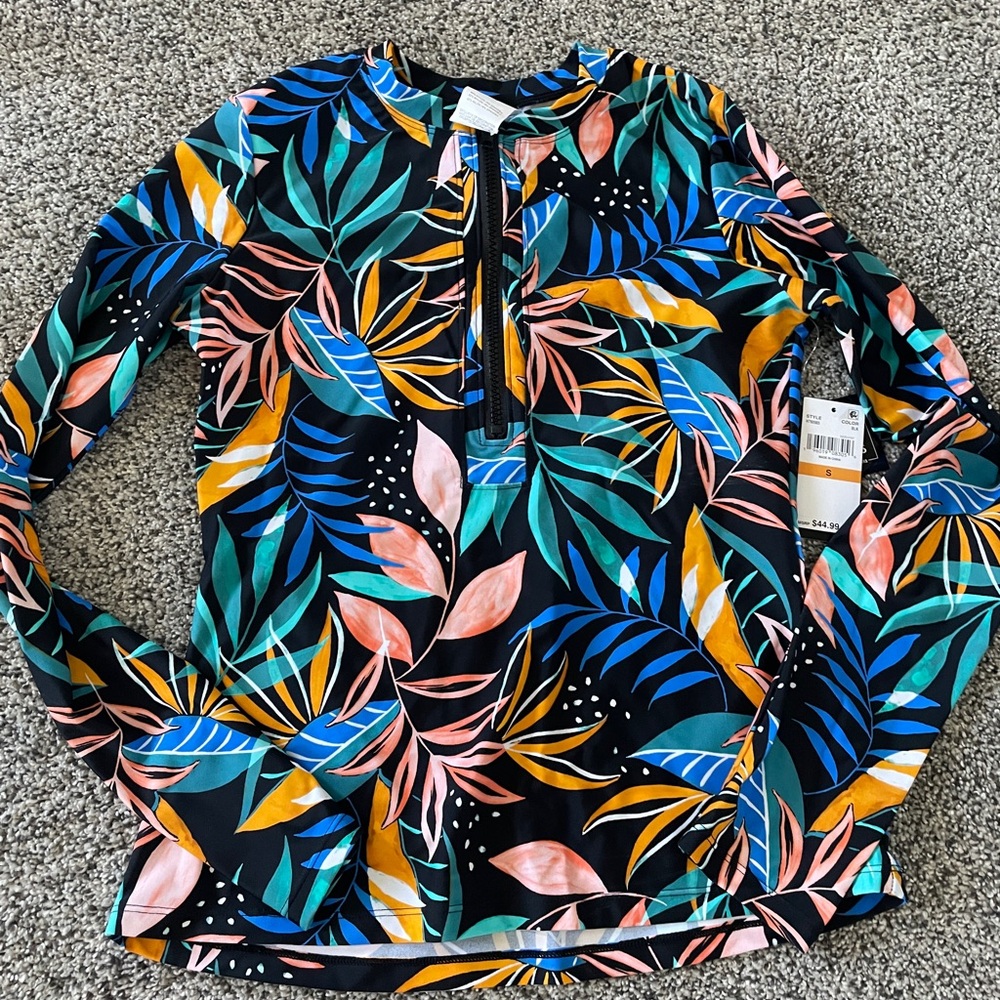 Woman’s long sleeve rash guard. Size small